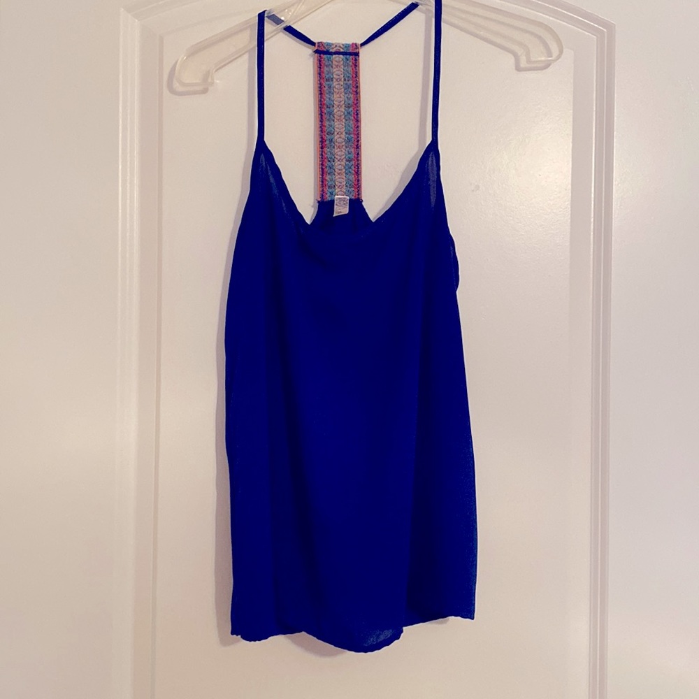 Women’s medium silky tank